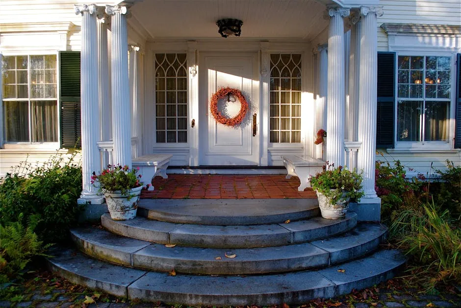 Step-by-Step Guide to Crafting a Chic Entryway in Tight Quarters