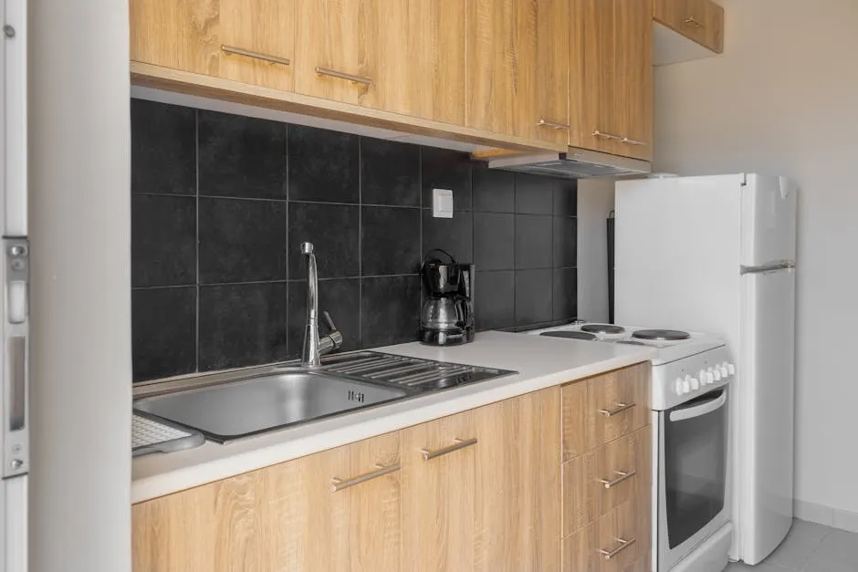 Making the Most of Vertical Space in Your Small Kitchen Layout