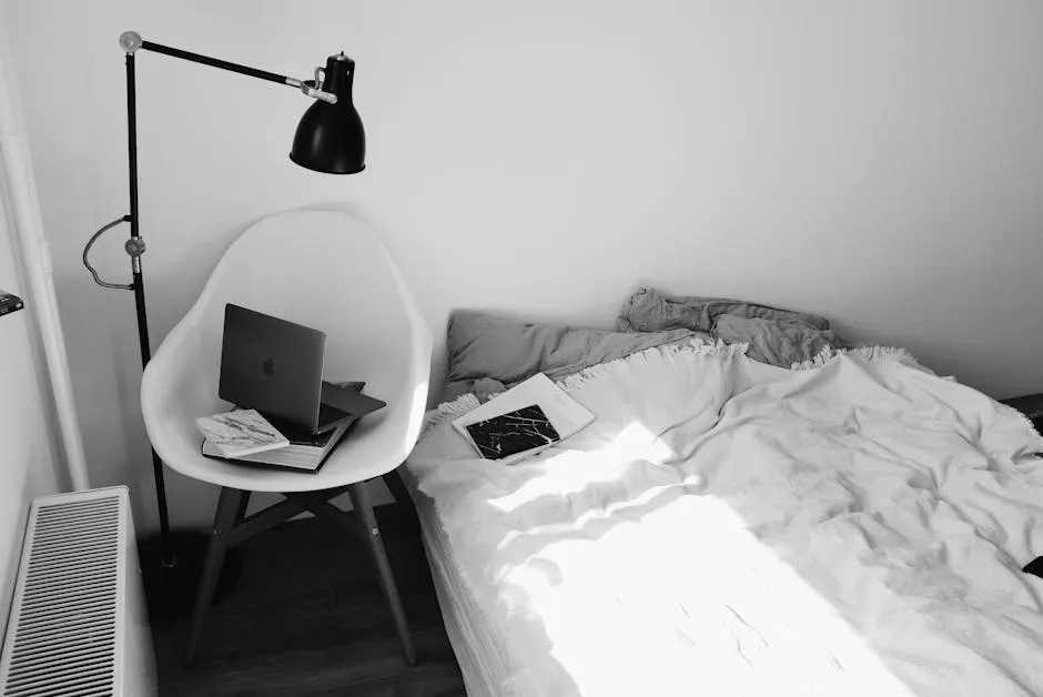 Creating a Stylish Workspace in Your Small Bedroom Without Sacrificing Comfort